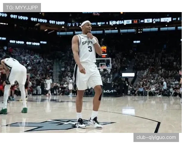 凯尔登·约翰逊无球切入效率提升，拉开马刺进攻空间